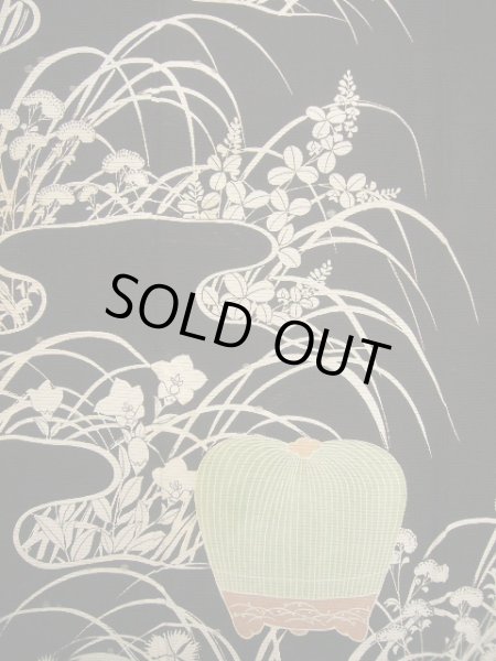 画像6: E1112J 留袖 女性用着物 シルク（正絹）   黒 草 【中古】 【USED】 【リサイクル】 ★★☆☆☆ (6)