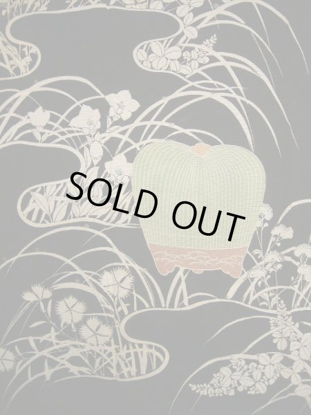 画像7: E1112J 留袖 女性用着物 シルク（正絹）   黒 草 【中古】 【USED】 【リサイクル】 ★★☆☆☆ (7)