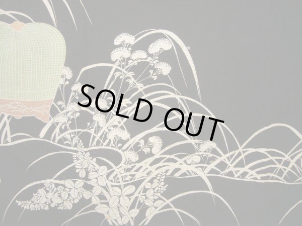 画像8: E1112J 留袖 女性用着物 シルク（正絹）   黒 草 【中古】 【USED】 【リサイクル】 ★★☆☆☆ (8)