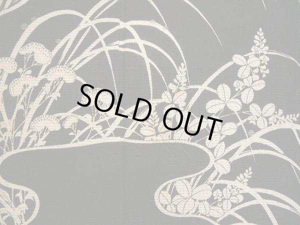 画像13: E1112J 留袖 女性用着物 シルク（正絹）   黒 草 【中古】 【USED】 【リサイクル】 ★★☆☆☆ (13)