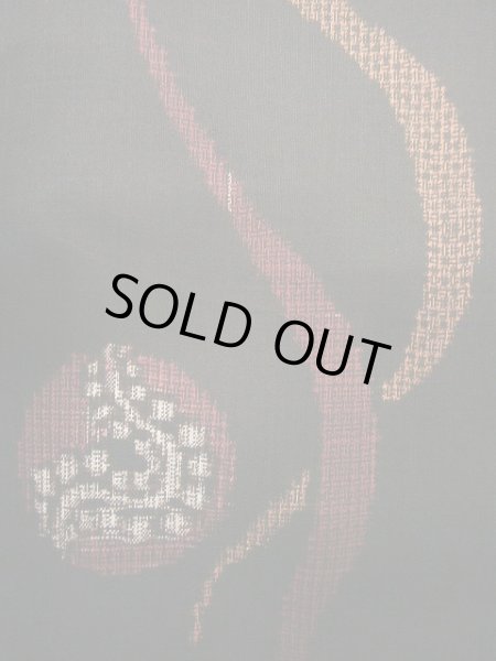 画像7: E706Q 大島紬 女性用着物 シルク(正絹)   黒 抽象的模様 【中古】 【USED】 【リサイクル】 ★★★☆☆ (7)