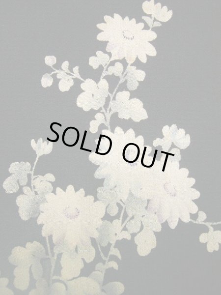 画像6: E723Q 留袖 女性用着物 シルク(正絹)   黒 菊 【中古】 【USED】 【リサイクル】 ★★★☆☆ (6)