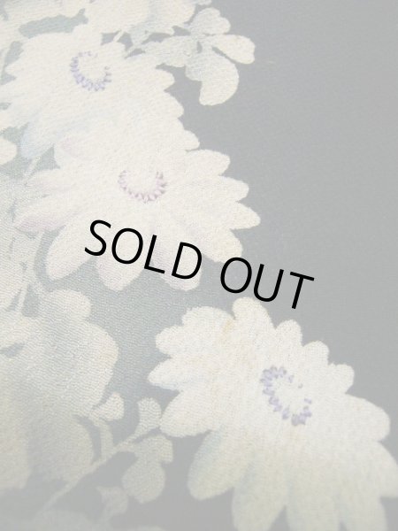 画像9: E723Q 留袖 女性用着物 シルク(正絹)   黒 菊 【中古】 【USED】 【リサイクル】 ★★★☆☆ (9)