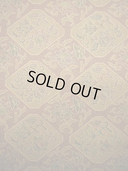 画像4: E727J 小紋 女性用着物 シルク（正絹） スモーキーな 薄い ブラウン（茶色） 唐花 【中古】 【USED】 【リサイクル】 ★★★☆☆ (4)