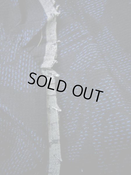 画像4: F0512A 紬 女性用着物 シルク(正絹)  ダークな 青 幾何学模様 【中古】 【USED】 【リサイクル】 ★★★★☆ (4)