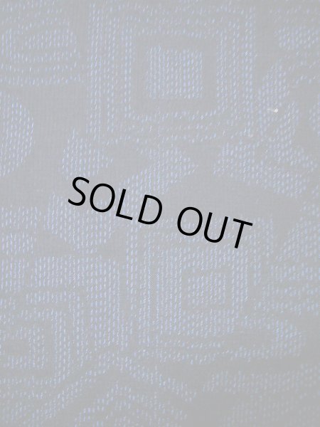 画像5: F0512A 紬 女性用着物 シルク(正絹)  ダークな 青 幾何学模様 【中古】 【USED】 【リサイクル】 ★★★★☆ (5)