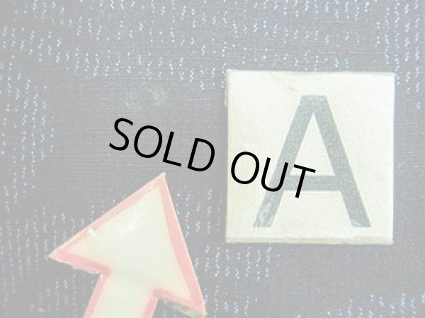 画像11: F0512A 紬 女性用着物 シルク(正絹)  ダークな 青 幾何学模様 【中古】 【USED】 【リサイクル】 ★★★★☆ (11)