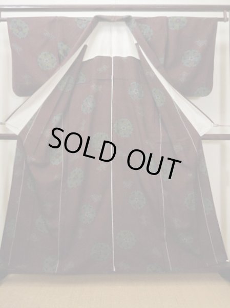 画像2: F0512X 紬 女性用着物 シルク(正絹) スモーキーな ダークな 赤 丸 【中古】 【USED】 【リサイクル】 ★★★★☆ (2)