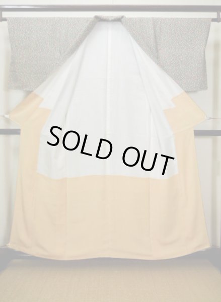 画像2: F0526U 小紋 女性用着物 シルク(正絹)   黒 花 【中古】 【USED】 【リサイクル】 ★★★★☆ (2)