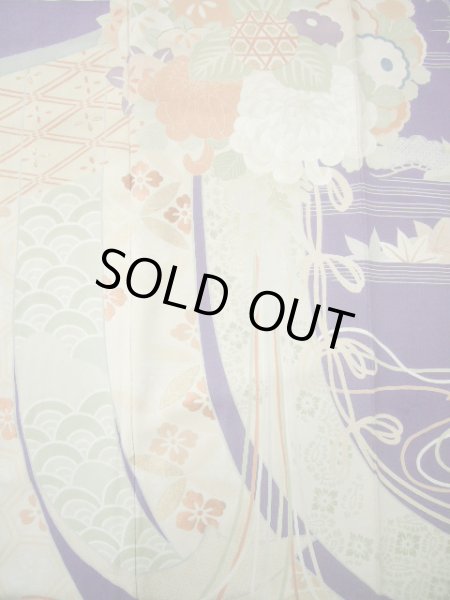 画像11: F0530A 振袖 女性用着物 シルク(正絹)  ダークな 藤 扇 【中古】 【USED】 【リサイクル】 ★★☆☆☆ (11)