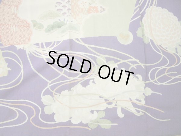 画像18: F0530A 振袖 女性用着物 シルク(正絹)  ダークな 藤 扇 【中古】 【USED】 【リサイクル】 ★★☆☆☆ (18)