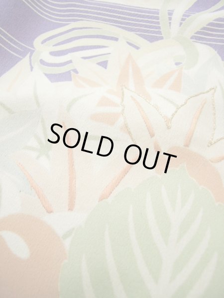 画像19: F0530A 振袖 女性用着物 シルク(正絹)  ダークな 藤 扇 【中古】 【USED】 【リサイクル】 ★★☆☆☆ (19)