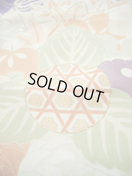 画像20: F0530A 振袖 女性用着物 シルク(正絹)  ダークな 藤 扇 【中古】 【USED】 【リサイクル】 ★★☆☆☆ (20)