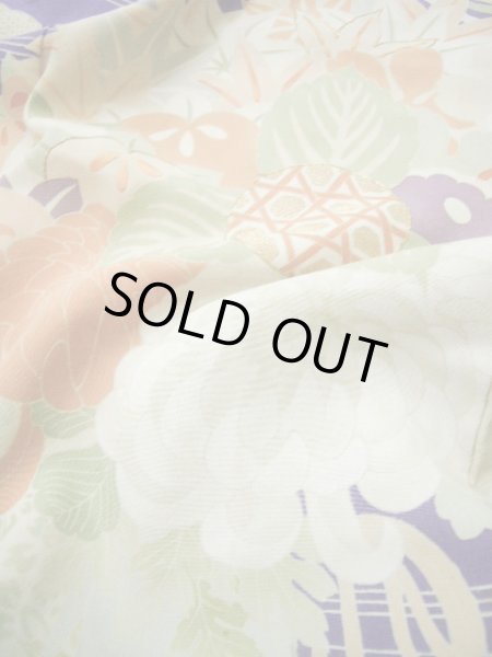 画像23: F0530A 振袖 女性用着物 シルク(正絹)  ダークな 藤 扇 【中古】 【USED】 【リサイクル】 ★★☆☆☆ (23)