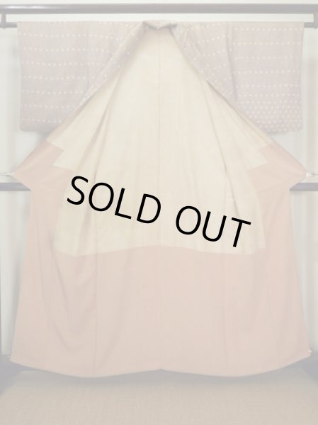 画像3: F0601H 付下げ 女性用着物 シルク(正絹) 薄い 紫がかった ブラウン(茶色) 小さな点々 【中古】 【USED】 【リサイクル】 ★☆☆☆☆ (3)