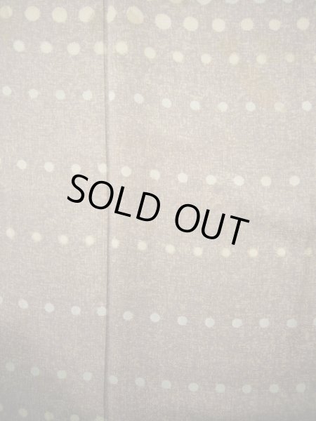 画像5: F0601H 付下げ 女性用着物 シルク(正絹) 薄い 紫がかった ブラウン(茶色) 小さな点々 【中古】 【USED】 【リサイクル】 ★☆☆☆☆ (5)