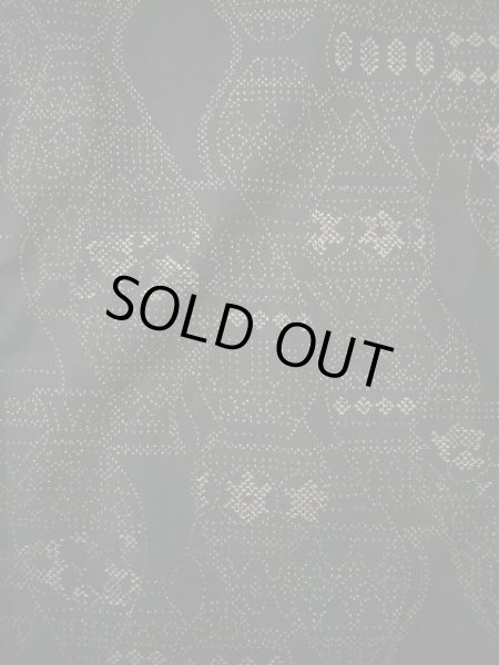 画像3: F0629U 大島紬 女性用着物 縦絣 縦絣 シルク(正絹)   黒, 壺 【中古】 【USED】 【リサイクル】 ★★★★☆ (3)