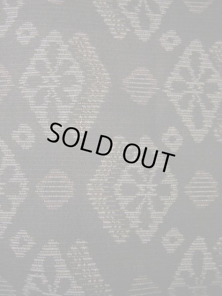 画像4: F0630L 大島紬 女性用着物 緯総絣(よこそうがすり) シルク(正絹)  ダークな ブラウン(茶色), 花菱 【中古】 【USED】 【リサイクル】 ★★★★☆ (4)