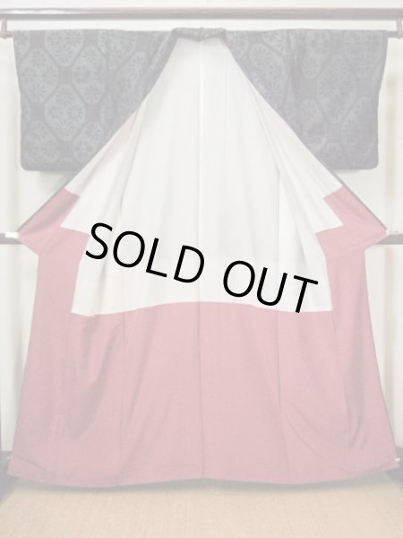 画像2: F0804O 紬 女性用着物 結城紬 結城紬 シルク(正絹)   黒, 蜀江文 【中古】 【USED】 【リサイクル】 ★★★☆☆ (2)