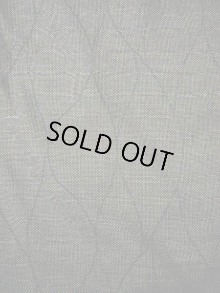 画像4: F1025E 大島紬 女性用着物 縦横絣 縦横絣 シルク（正絹） ダークな 茶色がかった グレー（灰色）, 葉 【中古】 【USED】 【リサイクル】 ★★★☆☆ (4)