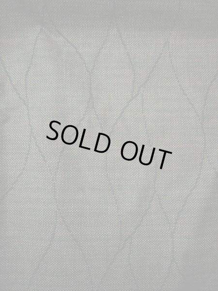 画像5: F1025E 大島紬 女性用着物 縦横絣 縦横絣 シルク（正絹） ダークな 茶色がかった グレー（灰色）, 葉 【中古】 【USED】 【リサイクル】 ★★★☆☆ (5)