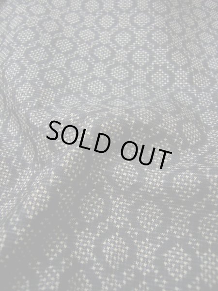 画像7: F1025T 大島紬 女性用着物 縦横絣 縦横絣 シルク(正絹) ダークな 青みのある 黒, 丸 【中古】 【USED】 【リサイクル】 ★★☆☆☆ (7)