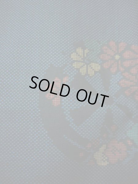 画像4: F1025Y 大島紬 女性用着物 横双 横双 シルク(正絹)   ネイビー(紺), 車輪 【中古】 【USED】 【リサイクル】 ★★★★☆ (4)