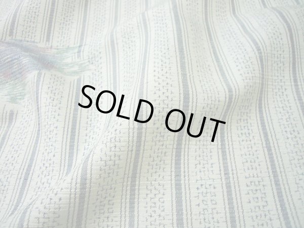 画像8: F1026S 単衣 女性用着物  シルク（正絹） 淡い 青みのある オフ　ホワイト, 縞 【中古】 【USED】 【リサイクル】 ★★☆☆☆ (8)