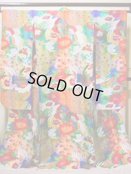 画像2: F1202C 打掛 女性用着物  シルク(正絹)  シャイニーな 紫, 孔雀 【中古】 【USED】 【リサイクル】 ★★★★★ (2)