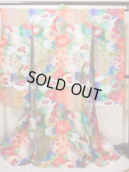 画像3: F1202C 打掛 女性用着物  シルク(正絹)  シャイニーな 紫, 孔雀 【中古】 【USED】 【リサイクル】 ★★★★★ (3)