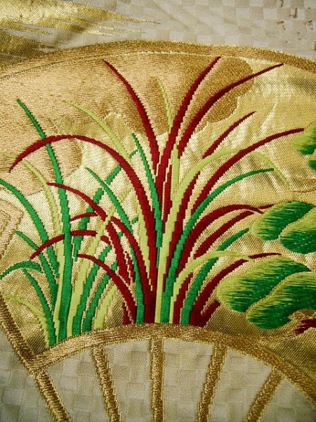 画像9: F1202E 打掛 女性用着物  シルク(正絹)  薄い ベージュ, 扇 【中古】 【USED】 【リサイクル】 ★★★★☆ (9)