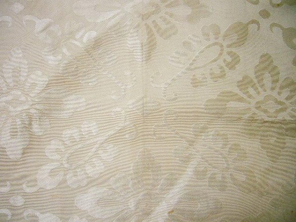 画像5: F1202J 打掛 女性用着物  シルク(正絹)  スモーキーな オフ ホワイト, 花菱 【中古】 【USED】 【リサイクル】 ★☆☆☆☆ (5)