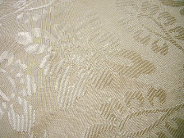 画像6: F1202J 打掛 女性用着物  シルク(正絹)  スモーキーな オフ ホワイト, 花菱 【中古】 【USED】 【リサイクル】 ★☆☆☆☆ (6)