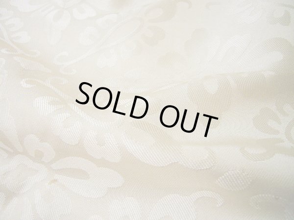 画像7: F1202J 打掛 女性用着物  シルク（正絹）  スモーキーな オフ　ホワイト, 花菱 【中古】 【USED】 【リサイクル】 ★☆☆☆☆ (7)