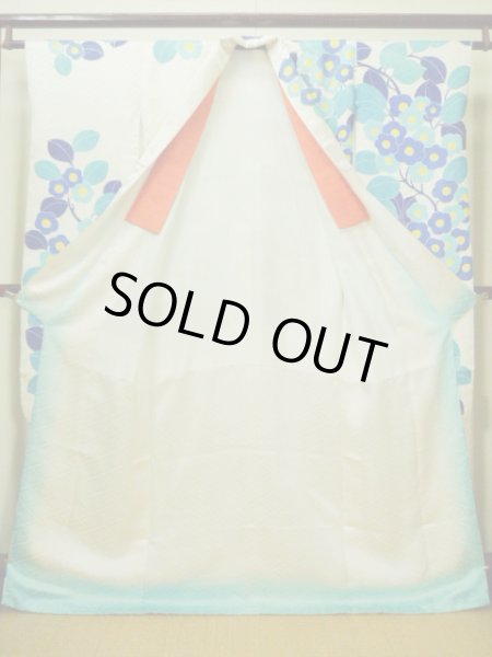 画像3: F1216G 振袖 女性用着物  シルク(正絹)  シャイニーな オフ ホワイト, 花 【中古】 【USED】 【リサイクル】 ★★★★☆ (3)