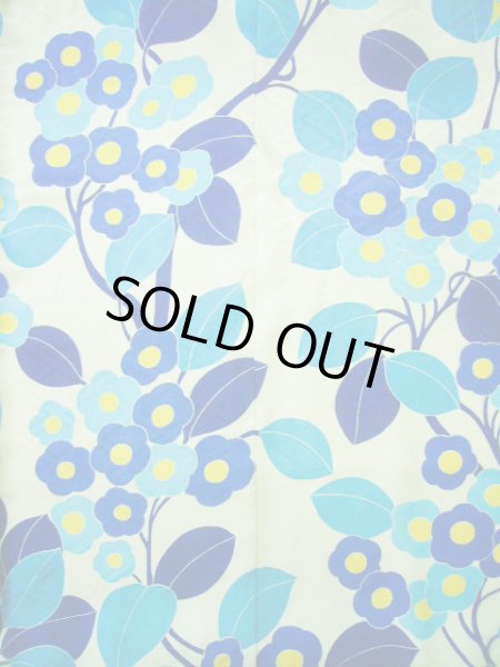 画像8: F1216G 振袖 女性用着物  シルク(正絹)  シャイニーな オフ ホワイト, 花 【中古】 【USED】 【リサイクル】 ★★★★☆ (8)