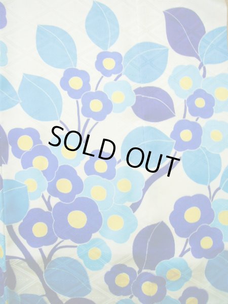 画像13: F1216G 振袖 女性用着物  シルク(正絹)  シャイニーな オフ ホワイト, 花 【中古】 【USED】 【リサイクル】 ★★★★☆ (13)