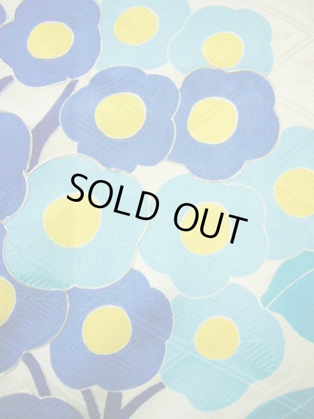 画像15: F1216G 振袖 女性用着物  シルク(正絹)  シャイニーな オフ ホワイト, 花 【中古】 【USED】 【リサイクル】 ★★★★☆ (15)