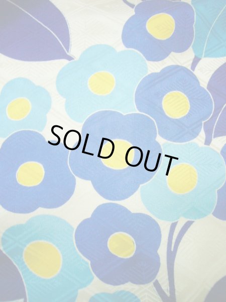 画像18: F1216G 振袖 女性用着物  シルク(正絹)  シャイニーな オフ ホワイト, 花 【中古】 【USED】 【リサイクル】 ★★★★☆ (18)