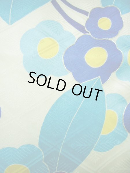 画像19: F1216G 振袖 女性用着物  シルク(正絹)  シャイニーな オフ ホワイト, 花 【中古】 【USED】 【リサイクル】 ★★★★☆ (19)