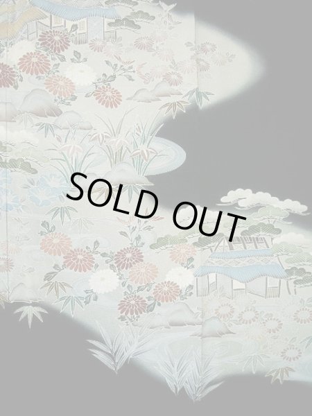 画像7: G0123S 黒留袖 女性用着物 家紋:剣かたばみ シルク(正絹)   黒, 椿 【中古】 【USED】 【リサイクル】 ★★☆☆☆ (7)