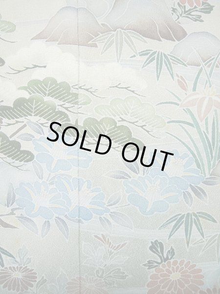 画像13: G0123S 黒留袖 女性用着物 家紋:剣かたばみ シルク(正絹)   黒, 椿 【中古】 【USED】 【リサイクル】 ★★☆☆☆ (13)