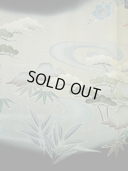 画像15: G0123S 黒留袖 女性用着物 家紋:剣かたばみ シルク(正絹)   黒, 椿 【中古】 【USED】 【リサイクル】 ★★☆☆☆ (15)