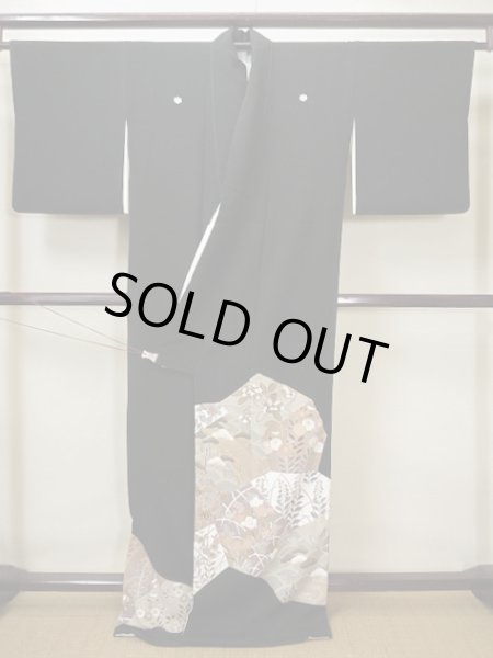 画像3: G0127C 黒留袖 女性用着物 家紋:桐 シルク(正絹)   黒, 紫陽花 【中古】 【USED】 【リサイクル】 ★★★★☆ (3)