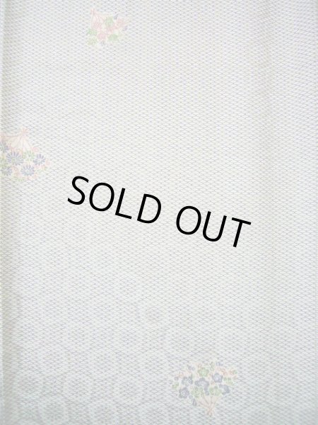 画像3: G0302M 小紋 女性用着物  シルク(正絹)  スモーキーな 白, 花 【中古】 【USED】 【リサイクル】 ★★★☆☆ (3)