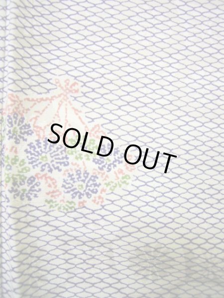 画像5: G0302M 小紋 女性用着物  シルク(正絹)  スモーキーな 白, 花 【中古】 【USED】 【リサイクル】 ★★★☆☆ (5)