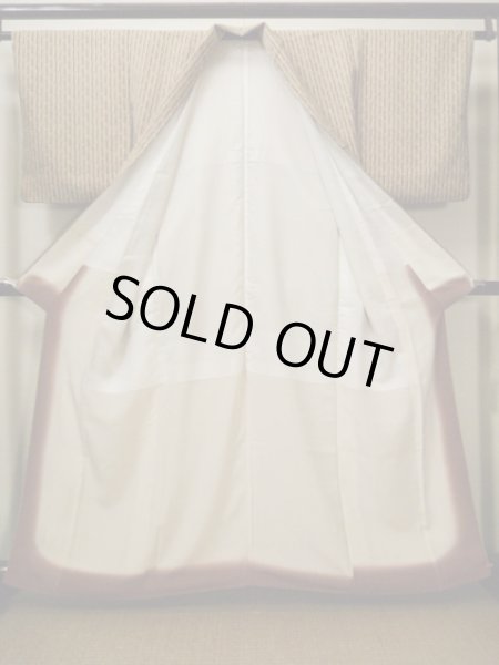 画像2: G0302T 小紋 女性用着物  シルク(正絹) スモーキーな 赤みのある ブラウン(茶色), 縞 【中古】 【USED】 【リサイクル】 ★★☆☆☆ (2)