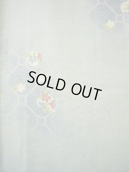 画像3: G0302V 紬 女性用着物  シルク(正絹) スモーキーな 薄い 水色, 花 【中古】 【USED】 【リサイクル】 ★★★★☆ (3)