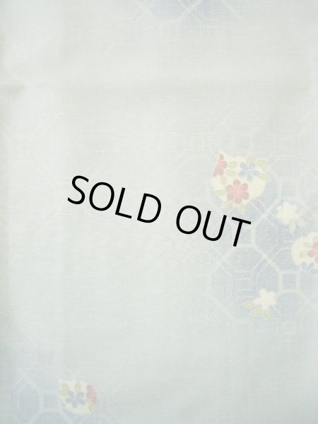 画像5: G0302V 紬 女性用着物  シルク(正絹) スモーキーな 薄い 水色, 花 【中古】 【USED】 【リサイクル】 ★★★★☆ (5)