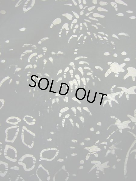 画像6: G0302W 大島紬 女性用着物  シルク（正絹）  スモーキーな 黒, 葉 【中古】 【USED】 【リサイクル】 ★★☆☆☆ (6)